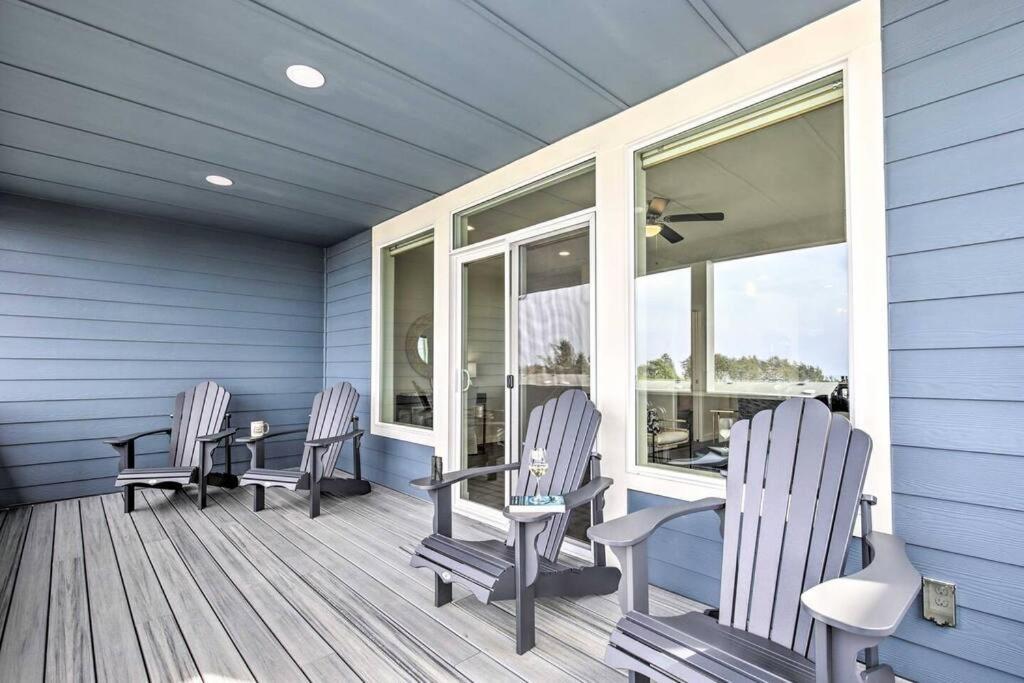 Modern Oregon Retreat W/ Deck, Hot Tub, Ocean View Depoe Bay Exterior photo